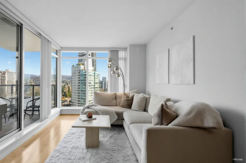 2005 2133 DOUGLAS ROAD - photo 3 of 25