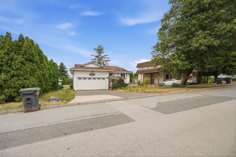 12191 101A AVENUE - photo 2 of 14