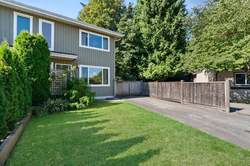 4823 207A STREET - photo 2 of 36