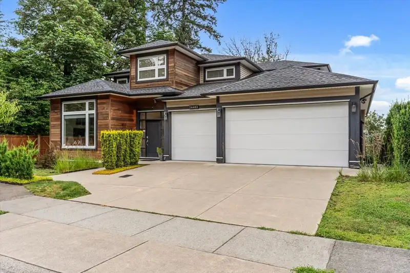 34403 DONLYN AVENUE - photo 1 of 40