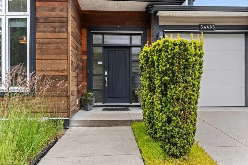 34403 DONLYN AVENUE - photo 3 of 40