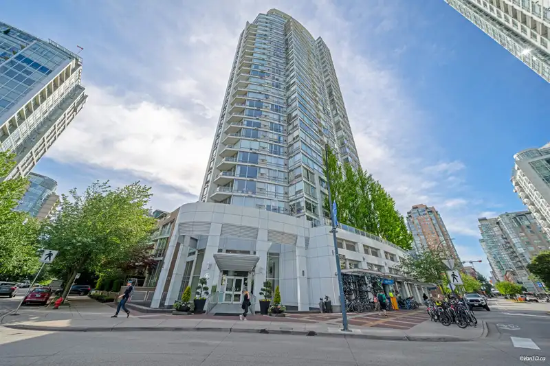2206 1201 MARINASIDE CRESCENT - photo 4 of 38