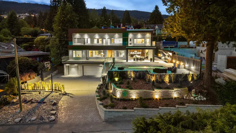 1265 QUEENS AVENUE - photo 1 of 25