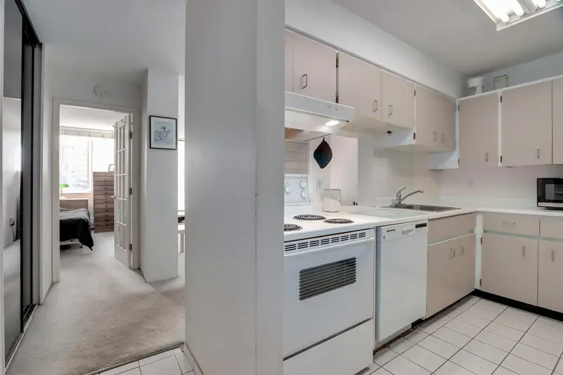 510 2008 FULLERTON AVENUE - photo 3 of 20