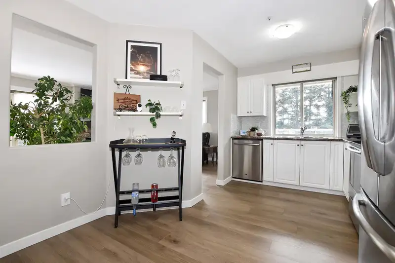 403 33731 MARSHALL ROAD - photo 4 of 27