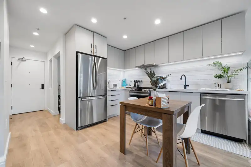 303 3038 ST GEORGE STREET - photo 1 of 33