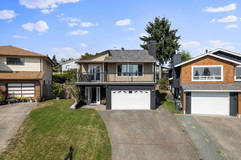 2513 WILDING CRESCENT - photo 1 of 37