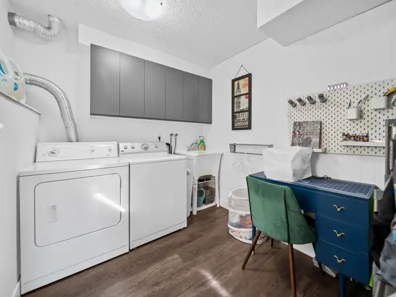 2513 WILDING CRESCENT - photo 4 of 37