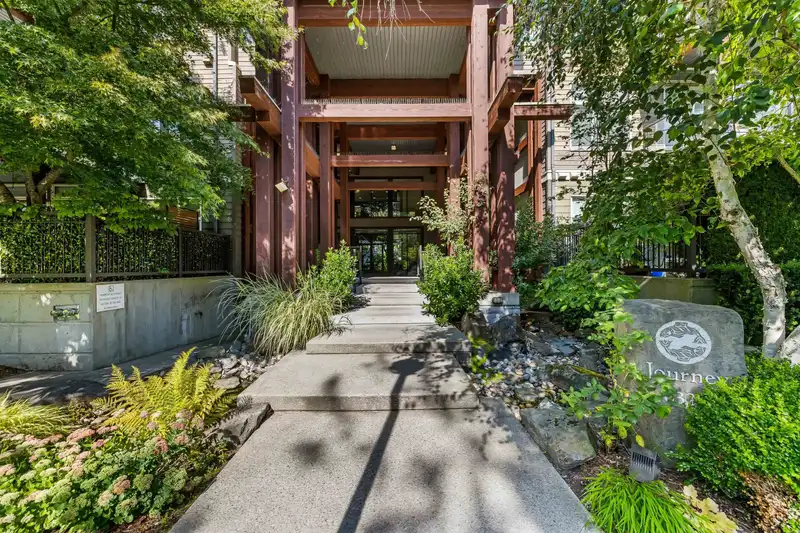 120 6328 LARKIN DRIVE - photo 2 of 40