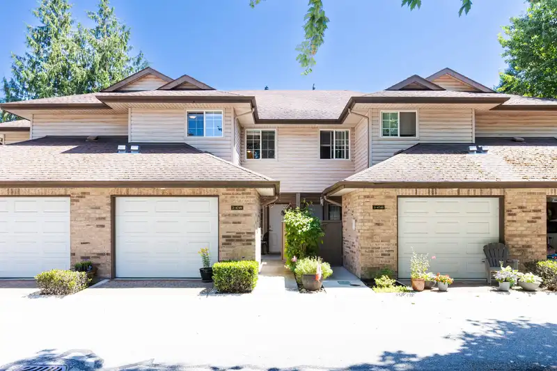 2 4749 54A STREET - photo 3 of 40