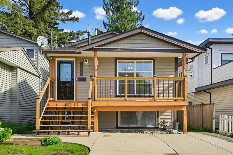32921 3RD AVENUE - photo 1 of 40