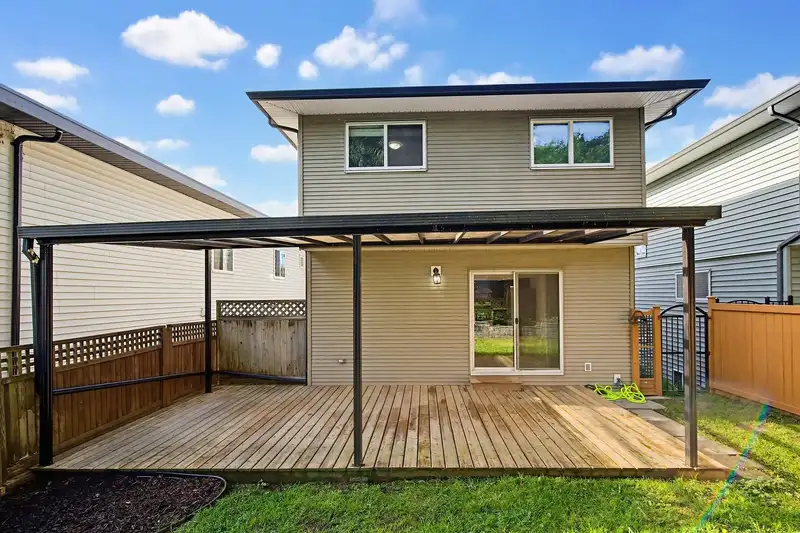 32921 3RD AVENUE - photo 2 of 40