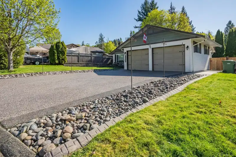 35168 SKEENA AVENUE - photo 2 of 33