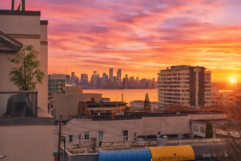 403 118 E 2ND STREET - photo 1 of 25