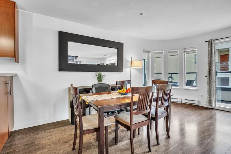 403 118 E 2ND STREET - photo 4 of 25