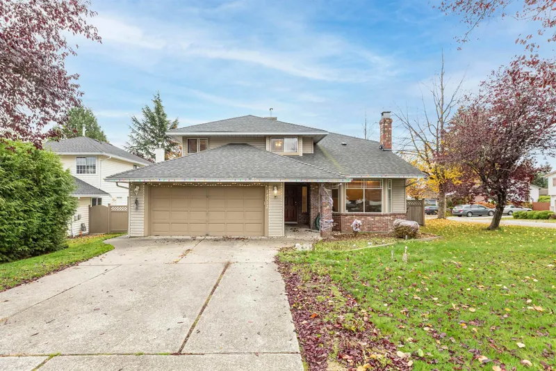 14312 69A AVENUE - photo 1 of 25