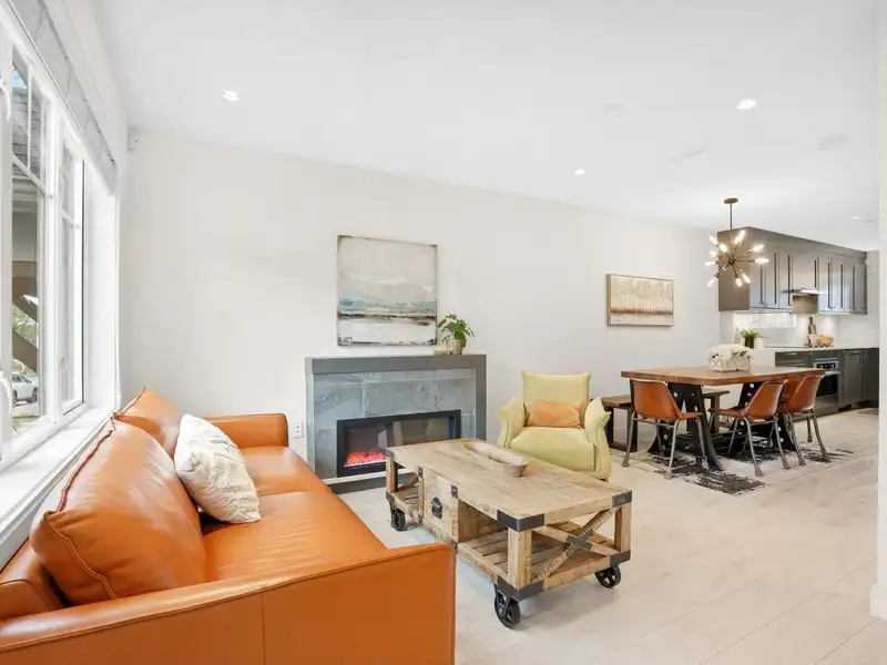 2468 ST. CATHERINES STREET - photo 3 of 31