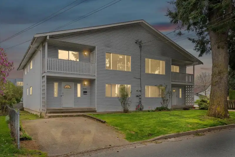 9584-9586 WILLIAMS STREET - photo 1 of 40
