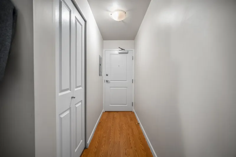 409 9232 UNIVERSITY CRESCENT - photo 4 of 25