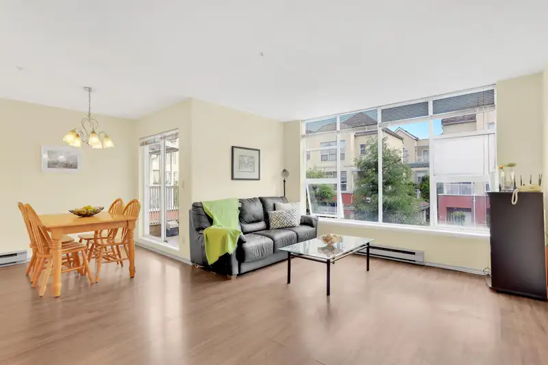 304 8300 GENERAL CURRIE ROAD - photo 4 of 21
