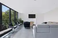2234 PALMERSTON AVENUE - thumbnail 9