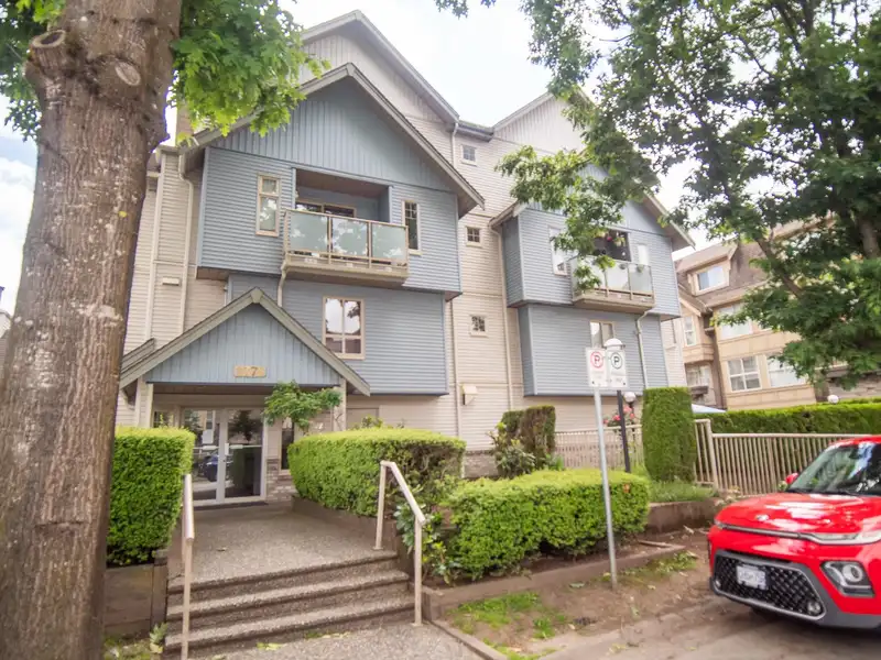 6 2378 RINDALL AVENUE - photo 1 of 11