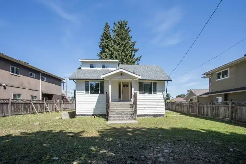 7520 CANADA WAY - photo 1 of 17