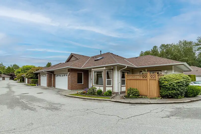 6 18939 65 AVENUE - photo 2 of 40