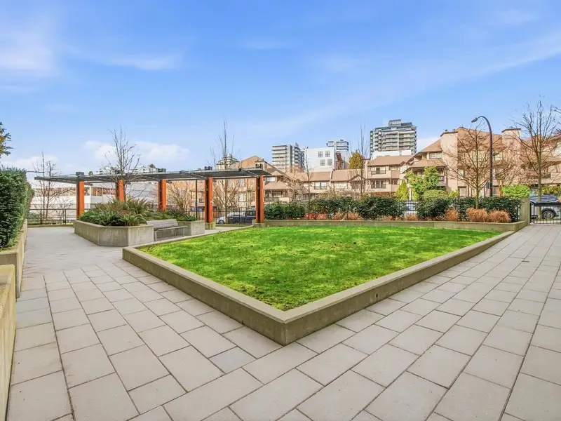 118 108 E 8TH STREET - photo 3 of 25