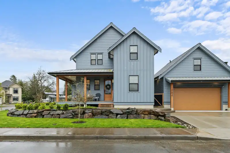 1864 AGASSIZ AVENUE - photo 2 of 40