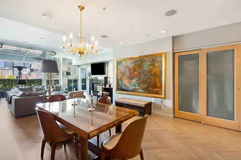 701 546 BEATTY STREET - photo 4 of 25