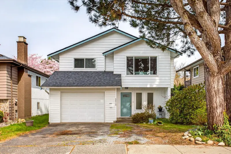 3219 HARWOOD AVENUE - photo 1 of 25