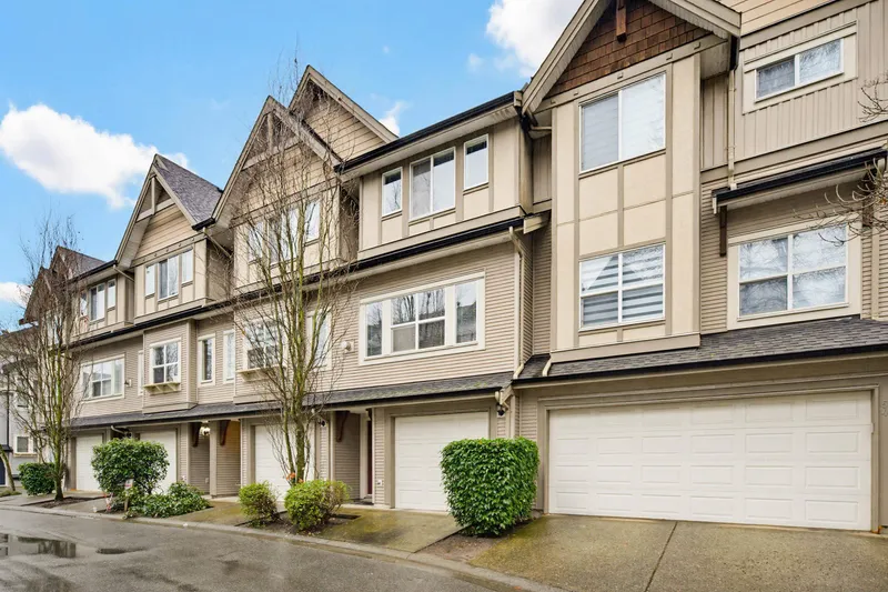 55 8737 161 STREET - photo 2 of 25