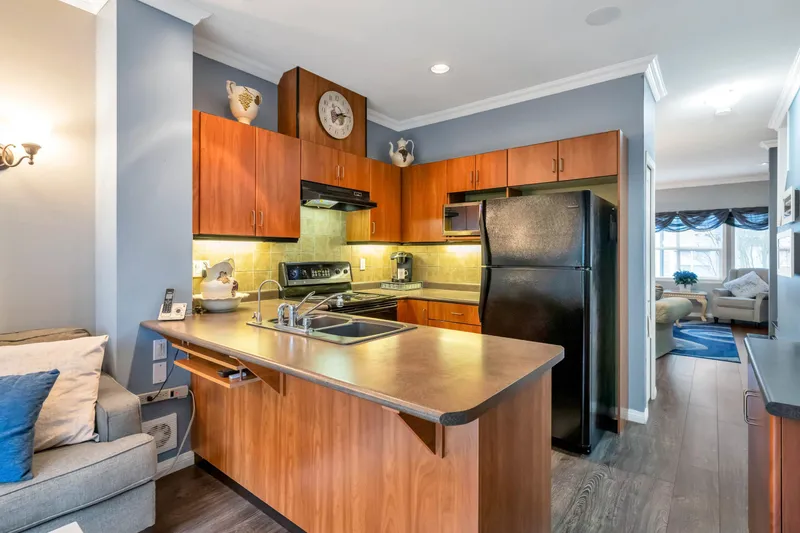 55 8737 161 STREET - photo 4 of 25