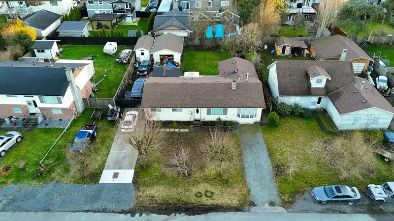27056 28A AVENUE - photo 2 of 22