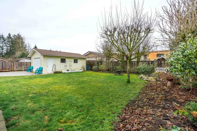 27056 28A AVENUE - photo 3 of 22
