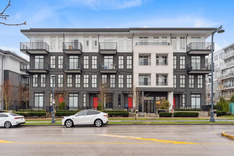 210 13933 105 BOULEVARD - photo 1 of 24