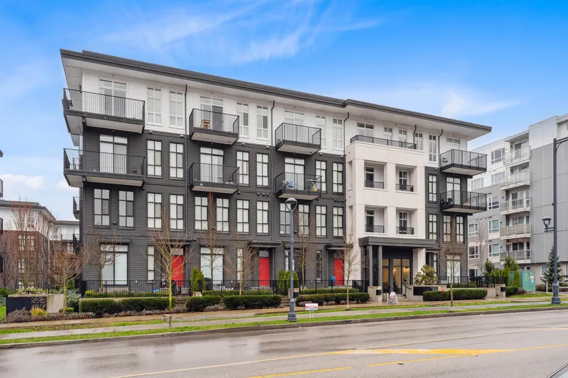 210 13933 105 BOULEVARD - photo 2 of 24