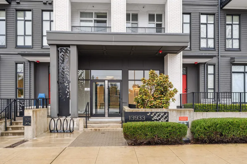 210 13933 105 BOULEVARD - photo 4 of 24