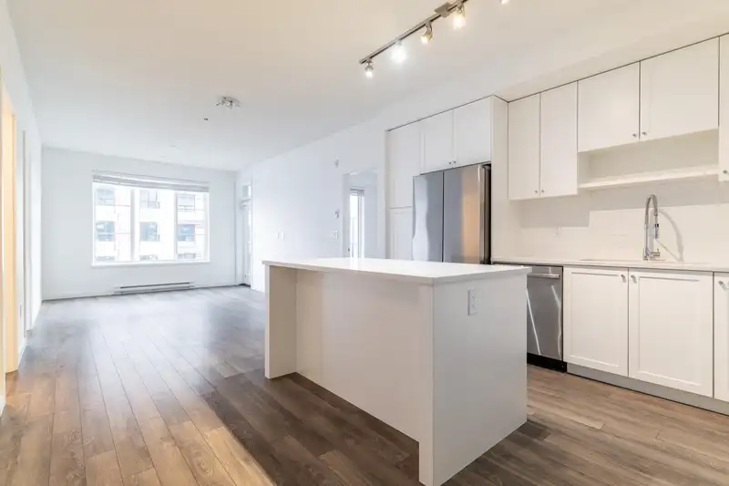 403 15815 85 AVENUE - photo 3 of 30