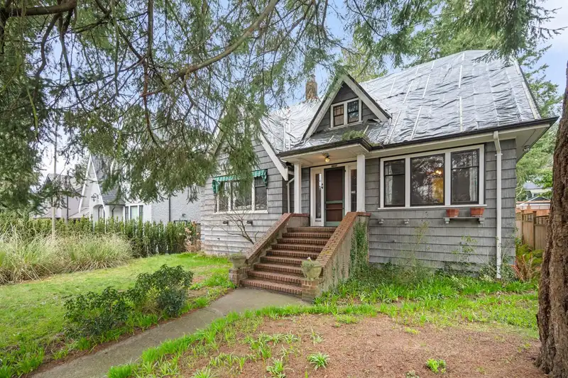 3547 W 38 AVENUE - photo 2 of 40
