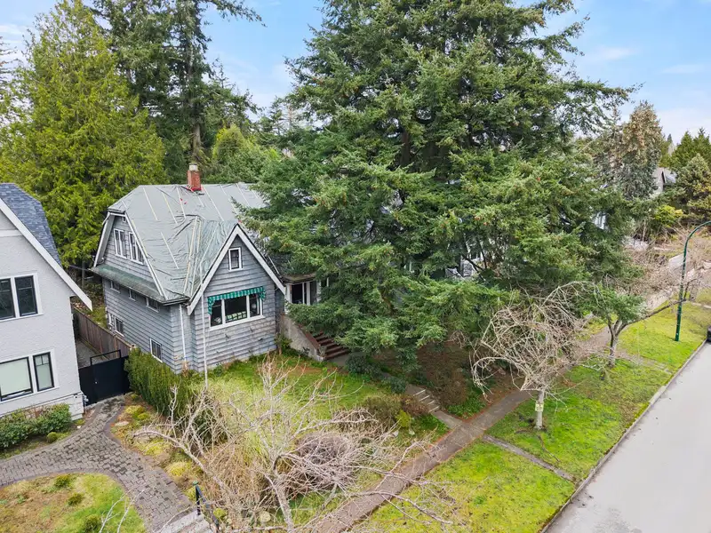 3547 W 38 AVENUE - photo 3 of 40