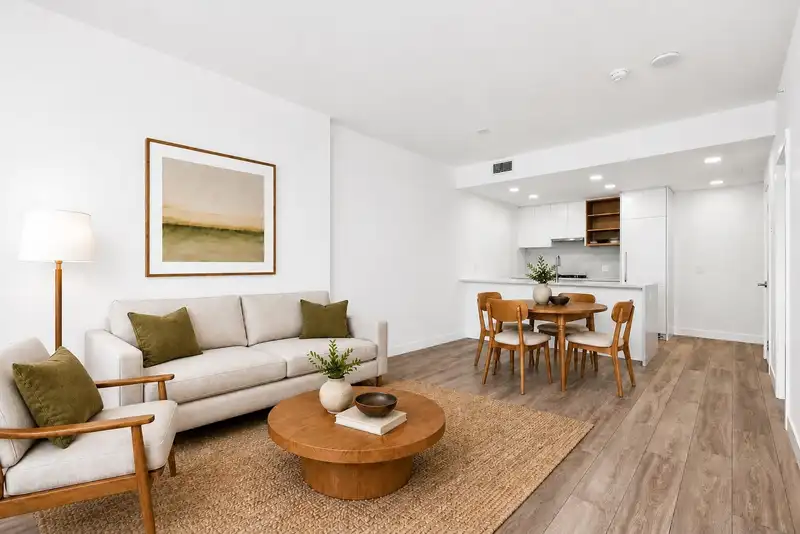 1308 4433 ALASKA STREET - photo 4 of 39