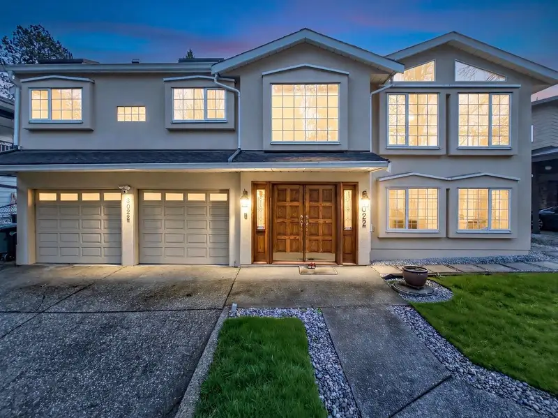 8022 LAKEFIELD DRIVE - photo 1 of 25