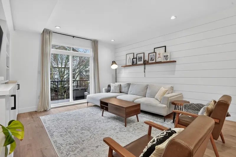 33 3039 156 STREET - photo 3 of 25