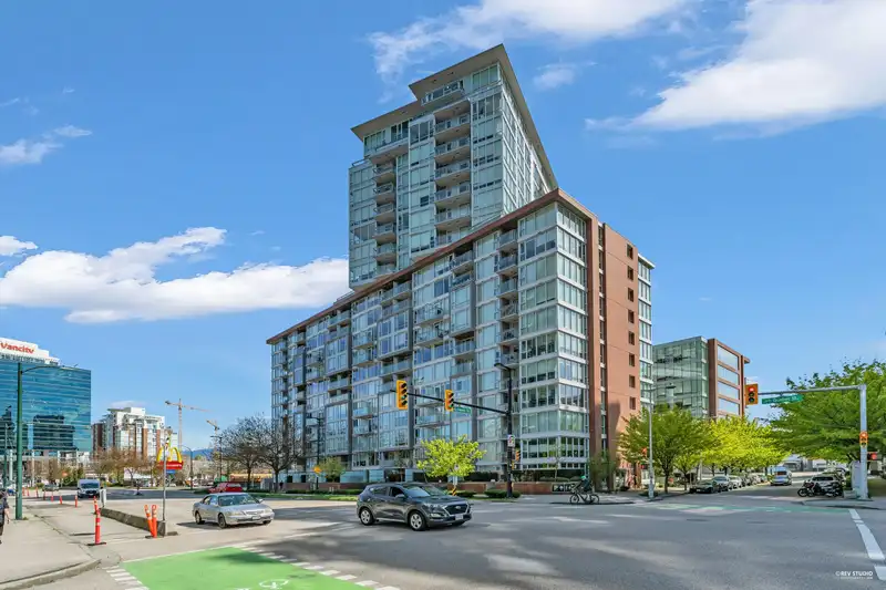 1703 1618 QUEBEC STREET - photo 4 of 39