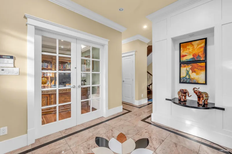 2139 W 22ND AVENUE - photo 2 of 25