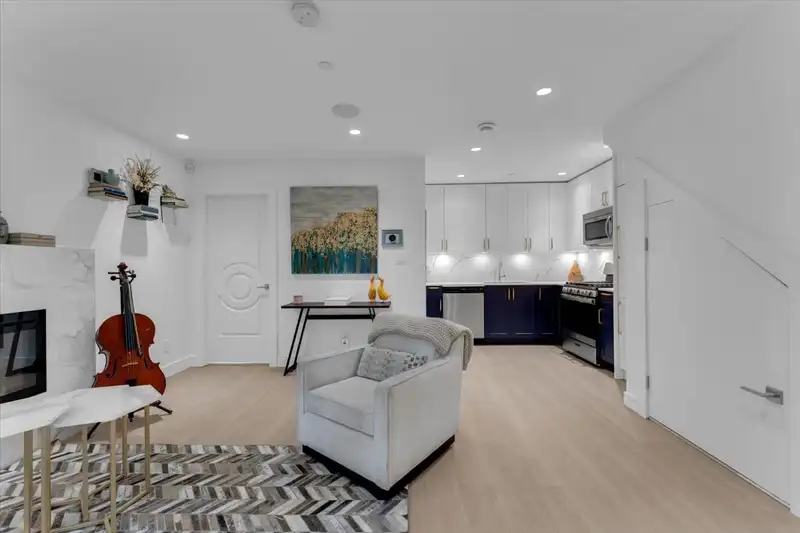 1020 ODLUM DRIVE - photo 1 of 26