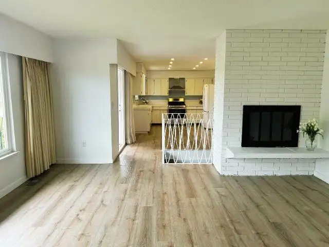 225 67A STREET - photo 4 of 23