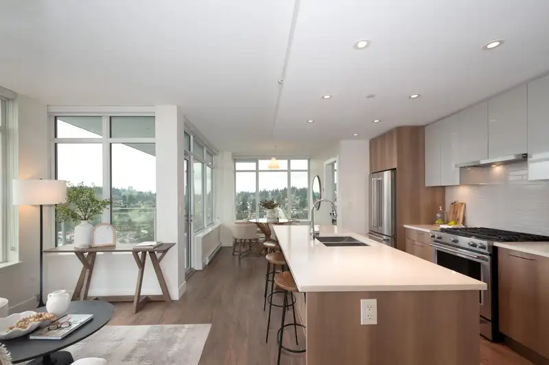 2102 258 NELSON'S COURT - photo 3 of 40